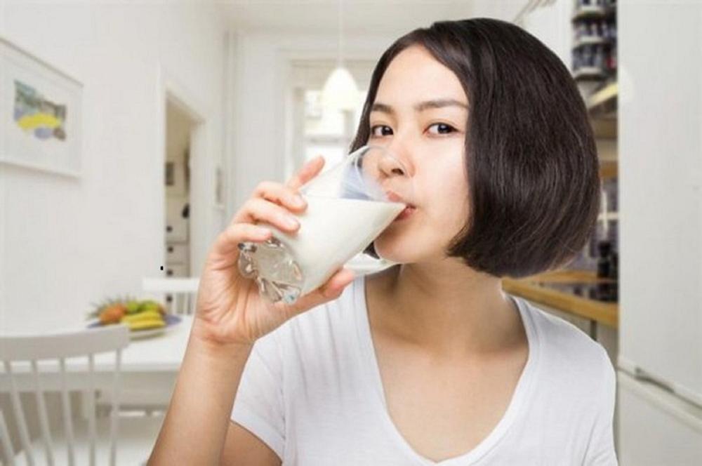 Có nên uống sữa tiểu đường trước khi đi ngủ?